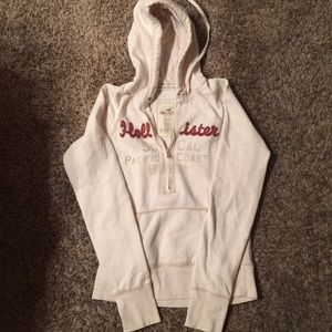Pull over Hollister sweater